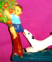 Vidám hangulatú Art Deco BÉGÉBÉ Berkovits Anna festett mázas kerámia figura harapós kutya 18 x 14 cm