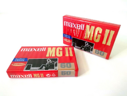 2 darab Vintage Maxell MG II chrome 60 perces magnókazetta, bontatlan, Made in UK.