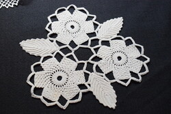 Varrott csipke kézimunka terítő , kisterítő , textil dekoráció , asztalközép Ø 27,5 cm