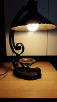 EZ IS FÉLÁRON- Art deco? szecessziós?  kovácsoltvas lámpa, vas lámpabúra + bronz v. réz hamutartó