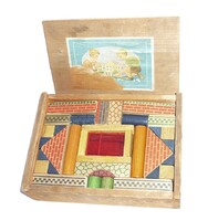 ANTIK ÉPÍTŐKOCKA ,FA DOBOZBAN ,HIÁNYTALAN