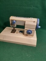 Régi játék varrogép