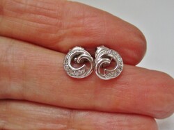 Szép kis ezüst fülbevaló fehér kövekkel