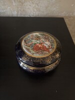 Alt Wien porcelán díszdoboz, kobaltkék-arany,  romantikus jelenetes, 12 cm