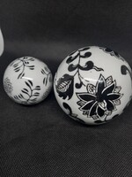 Ritka páros! Kézzel festett porcelán golyó,  levélnehezék