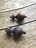 Antik bútor díszek, nem egyformák