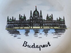 AQUINCUMI RETRO PORCELÁN TÁLKA, BUDAPEST, PARLAMENT ÉS DUNA KÉPPEL DÍSZÍTVE 9.5 CM