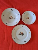 Zsolnay Jancsi és Juliska mese mintás, 3 db.-os gyermek tányér készlet + ajándék csészealj