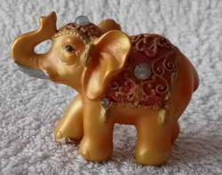 JADE SZERENCSE HOZÓ ELEFÁNT  FEHÉR GYÖNGGYEL.