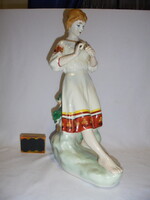 Orosz porcelán népviseletes lány virággal a kezében - 31 cm - figura, szobor, nipp