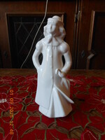 Porcelán nő esernyővel