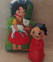 SZÉP ÁLLAPOTÚ VÁSZON MESE PÁRNA VINTAGE JELZETT HEIDI HEIDI MESE FIGURA KÉPÉVEL 1978.HEIDI KULACCSAL