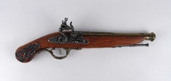 1W951 Fa ágyazatú, díszes kovás pisztoly replika vésett mintázatú csővel