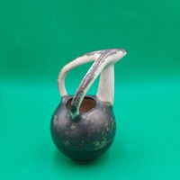 Gorka Lívia  Iparművészeti kerámia Kosfejes kaspó