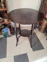 A Thonet asztal