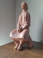 Kucs Béla terakotta figurája jelzett  alján 30 cm.