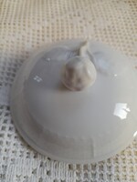 Fehér porcelán tető