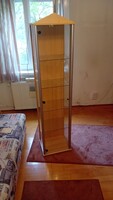 Modern üveges vitrin