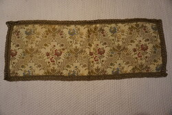 22x55 cm.-es virág mintás díszes alátét terítő eladó.