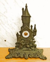 Nagyon szép régi zsebóra tartó. Anyaga fém