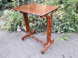Restaurált Thonet asztal