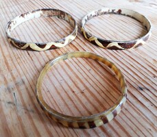 Egzotikus kézzel festett szaru karperecek