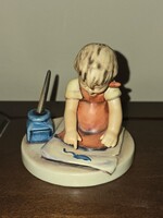 Hummel Goebel kisfiú ecsettel