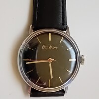 Fekete számlapos Ómikron ,karóra ,szervizelt szerkezettel ,újra krómozott tokkal