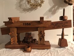 SZOBOR - FA - 1984 év - SZŐLŐPRÉS - 55 x 30 x 17 cm  - KÉZMŰVES - OSZTRÁK - HIBÁTLAN