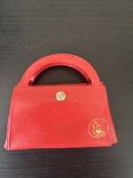 Takarékszövetkezet ajándék retro utazó varrókészlet – piros táska tokban