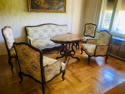 Neobarokk szalongarnitúra póklábú asztallal