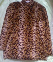 Párducmintás felső,fényes, puha elasztikus anyagból