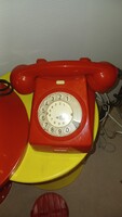 Piros tárcsás telefon