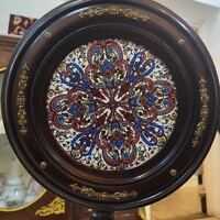 Névjegy kártya asztal eladó fischer jellegű tányérral.