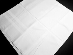 Új, önmagában mintás fehér damaszt abrosz, terítő 140 x 130 cm