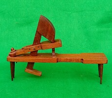 Kádár és bognár vonószék /faragószék/ makett, modell