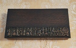 Lingnifer iparművészeti réz , v bronz szüreti jelenetes díszdoboz , doboz  20 x 10 x 3 cm