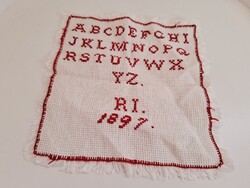 Monogrammos Évszámos Horgolt Terítő