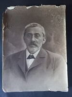 Antik nagyított paszpartu-portré – bajuszos úr, Dékány fényképészet, Karczag, 1920 körül
