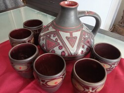 Grúz népművészeti kerámia  boros készlet fekete alapon bordó piros eozinos, lüszteres etno mintával!