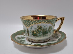 Zsolnay manófüles teás csésze aljjal, egyedi festéssel, F.B. szignóval