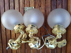 Klasszikus aranyszínű 3db opálburás falikar lámpa. Alkudható.