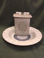 MÁV alumínium hamutál, és porcelán hamutartó Utasellátós mintával.