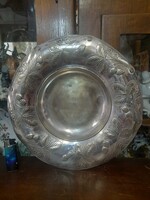 Ezüstözött Alpakka,Gömb Lábas,Plasztikus Szamóca,Leveles Kínáló,Asztalközép.30 cm.