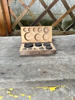 Retro mérleg súlyok fadobozban