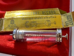 Vintage/retro orvosi eszköz:  injekció/ Orvosi rendelő dekoráció