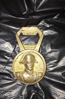Napóleonos sörnyitó