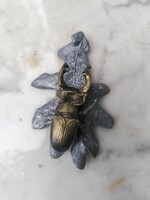 Bogàr cserebogár kusplasztika rézből fém talpon .Art Deco Retro