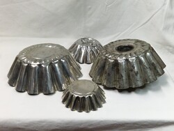 Régi fém sütőformák szép állapotban együtt eladók 20,19,14,10 cm. átmérőjűek