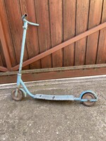 Régi roller gyerekjáték.